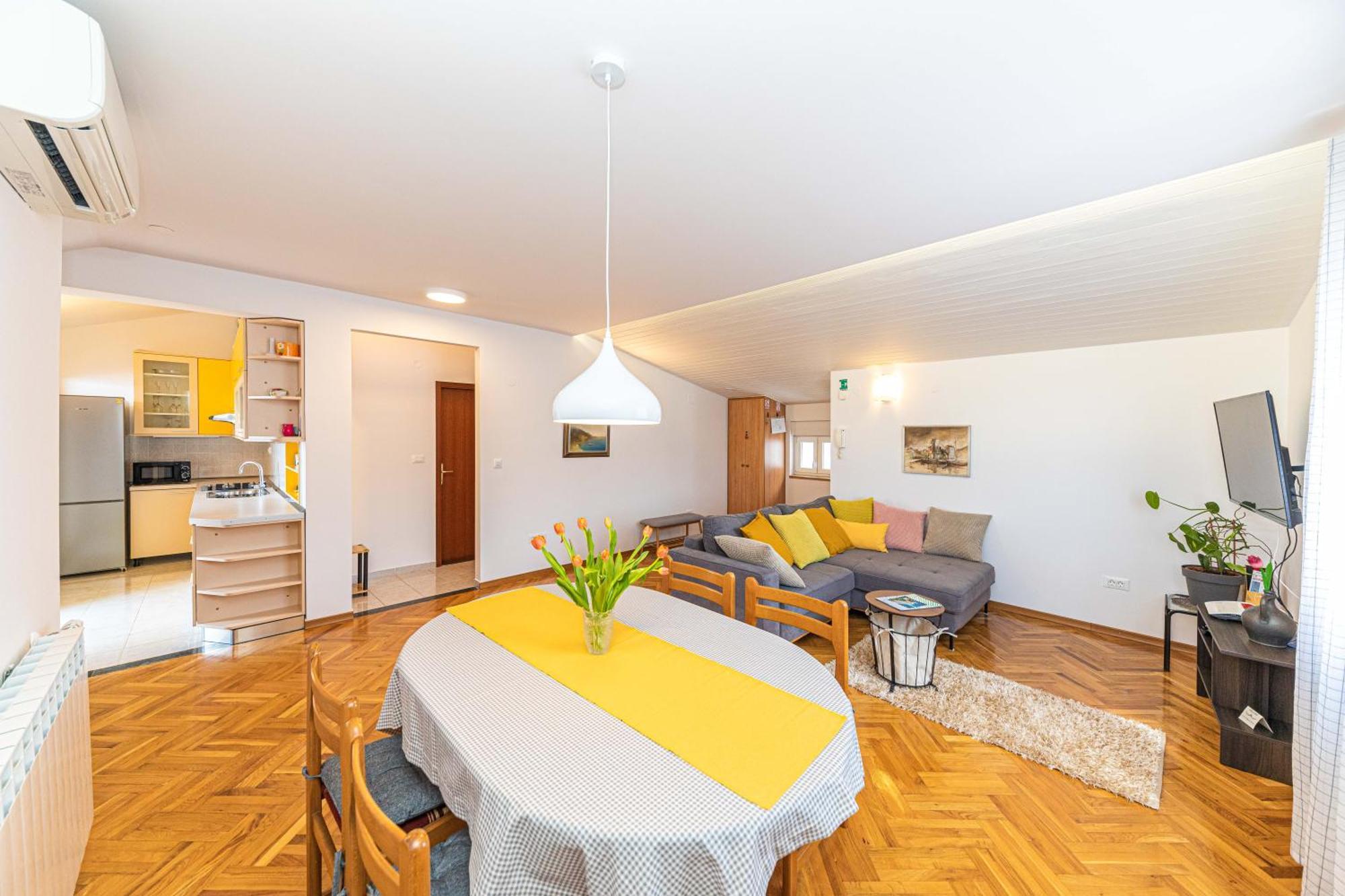 Apartments Iskra Stobreč Eksteriør bilde