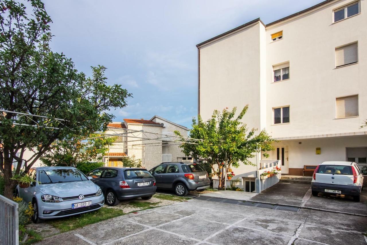 Apartments Iskra Stobreč Eksteriør bilde